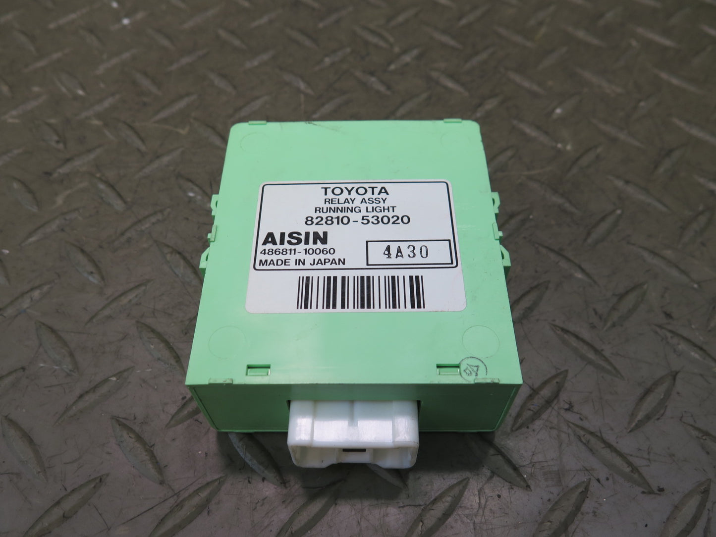 01-05 Lexus JCE10L IS300 Running Light Relay Module 82810-53020 OEM