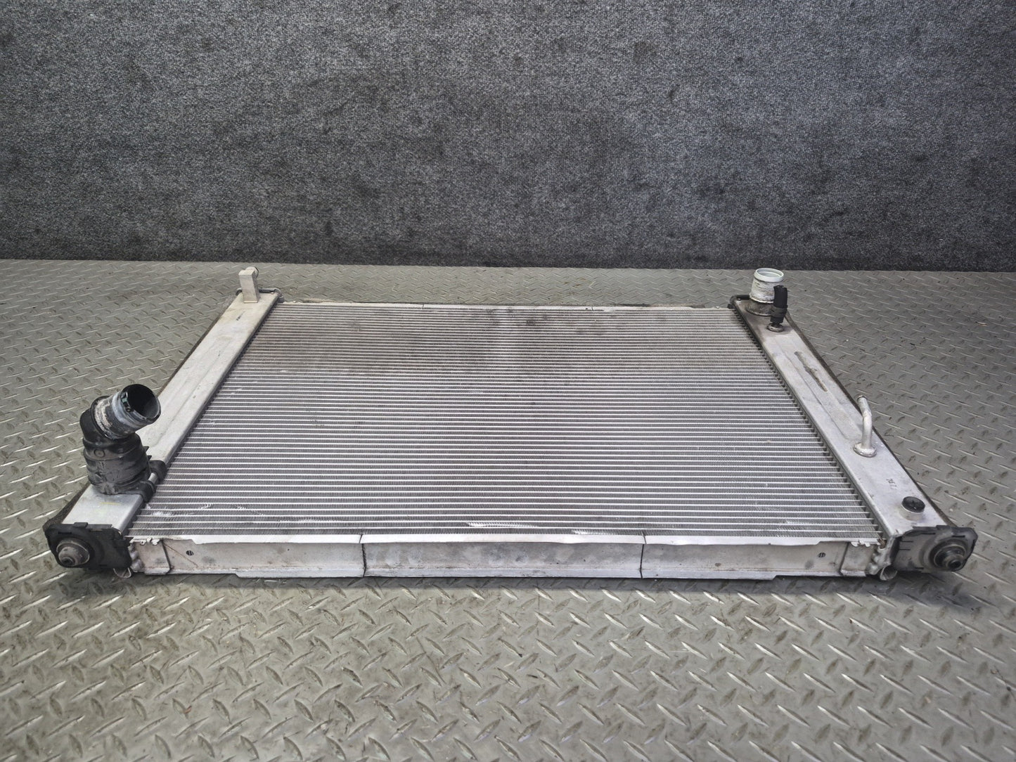 09-20 Nissan Z34 370Z RWD A/T Engine Cooling Radiator OEM