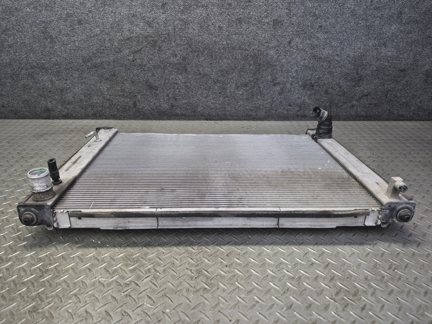 09-20 Nissan Z34 370Z RWD A/T Engine Cooling Radiator OEM