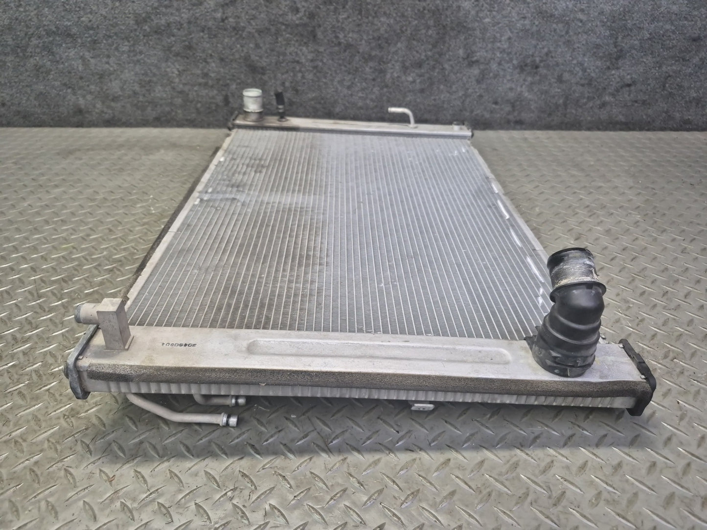09-20 Nissan Z34 370Z RWD A/T Engine Cooling Radiator OEM