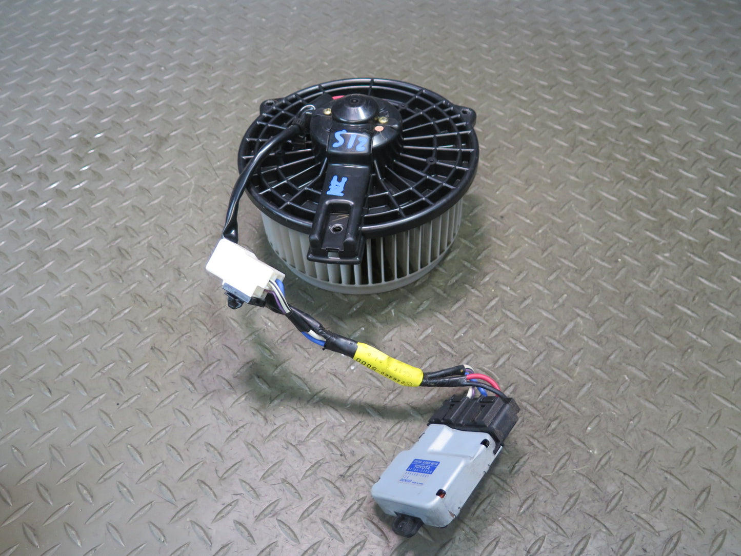 01-05 Lexus JCE10L IS300 A/C Heater Blower Motor Fan w Control Module Set OEM