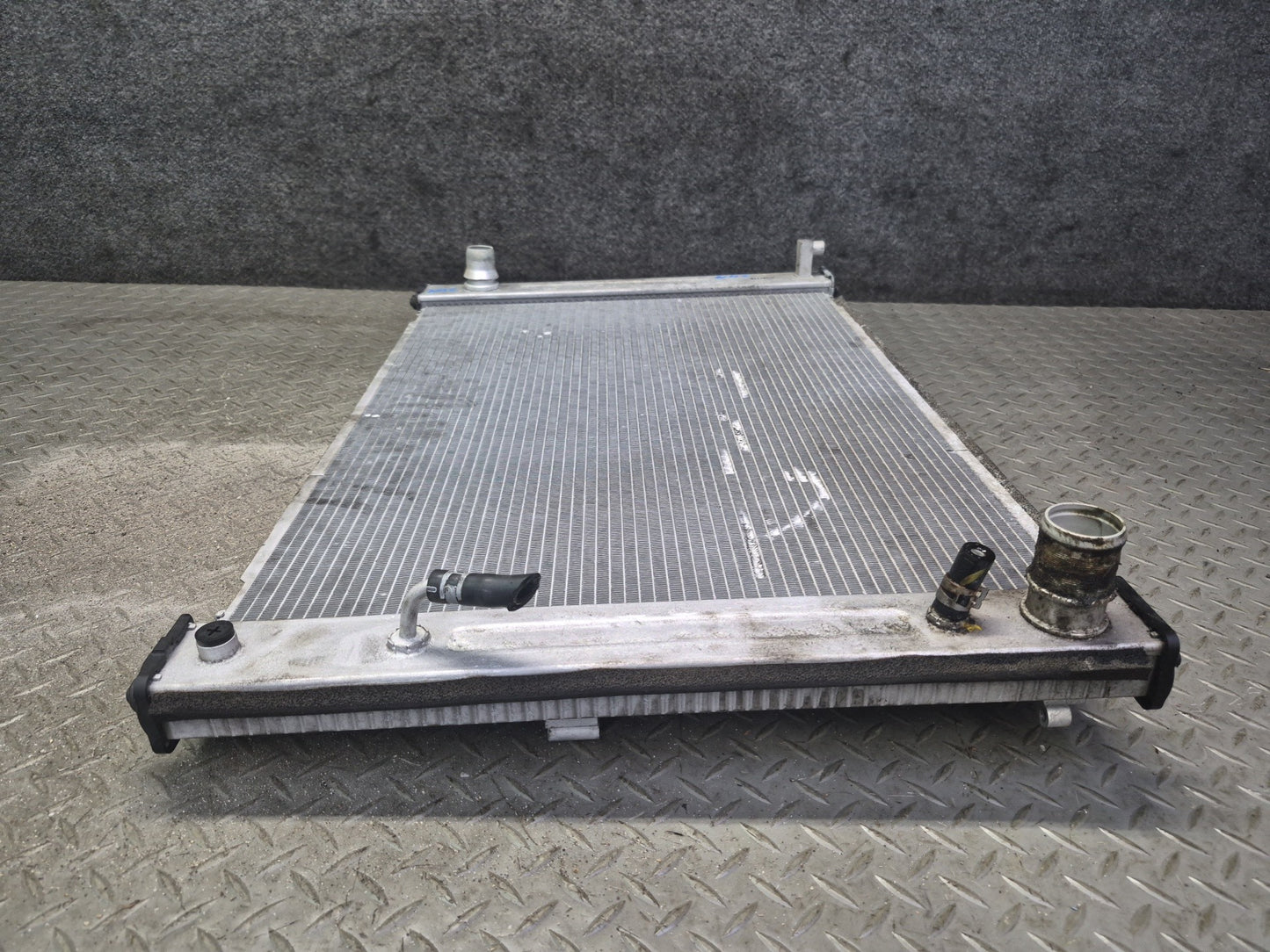 09-20 Nissan Z34 370Z RWD A/T Engine Cooling Radiator OEM