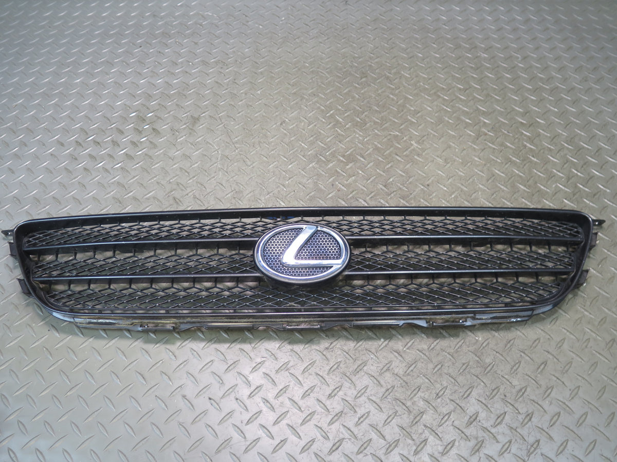 02-05 Lexus JCE10L IS300 Sedan Front Grille w Emblem 53101-53070 OEM