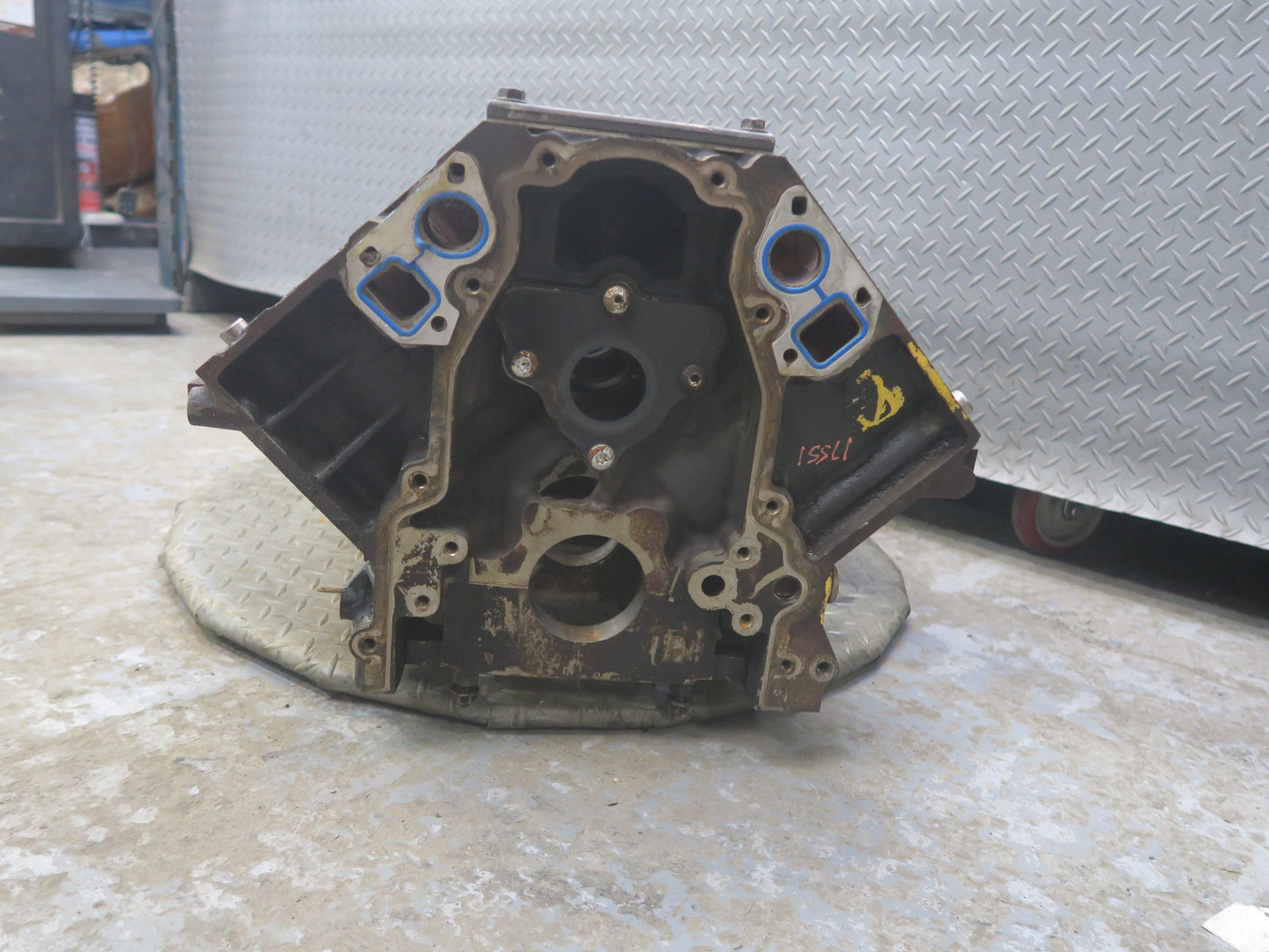 2003-2007 Hummer H2 6.0L LQ4 Engine Motor Block w Oil Stick