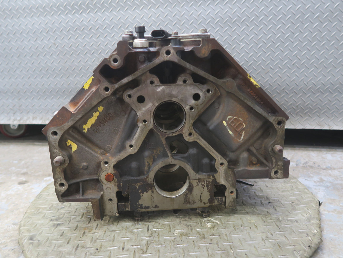 2003-2007 Hummer H2 6.0L LQ4 Engine Motor Block w Oil Stick