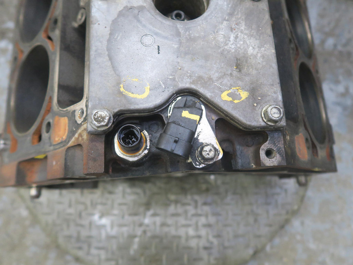 2003-2007 Hummer H2 6.0L LQ4 Engine Motor Block w Oil Stick
