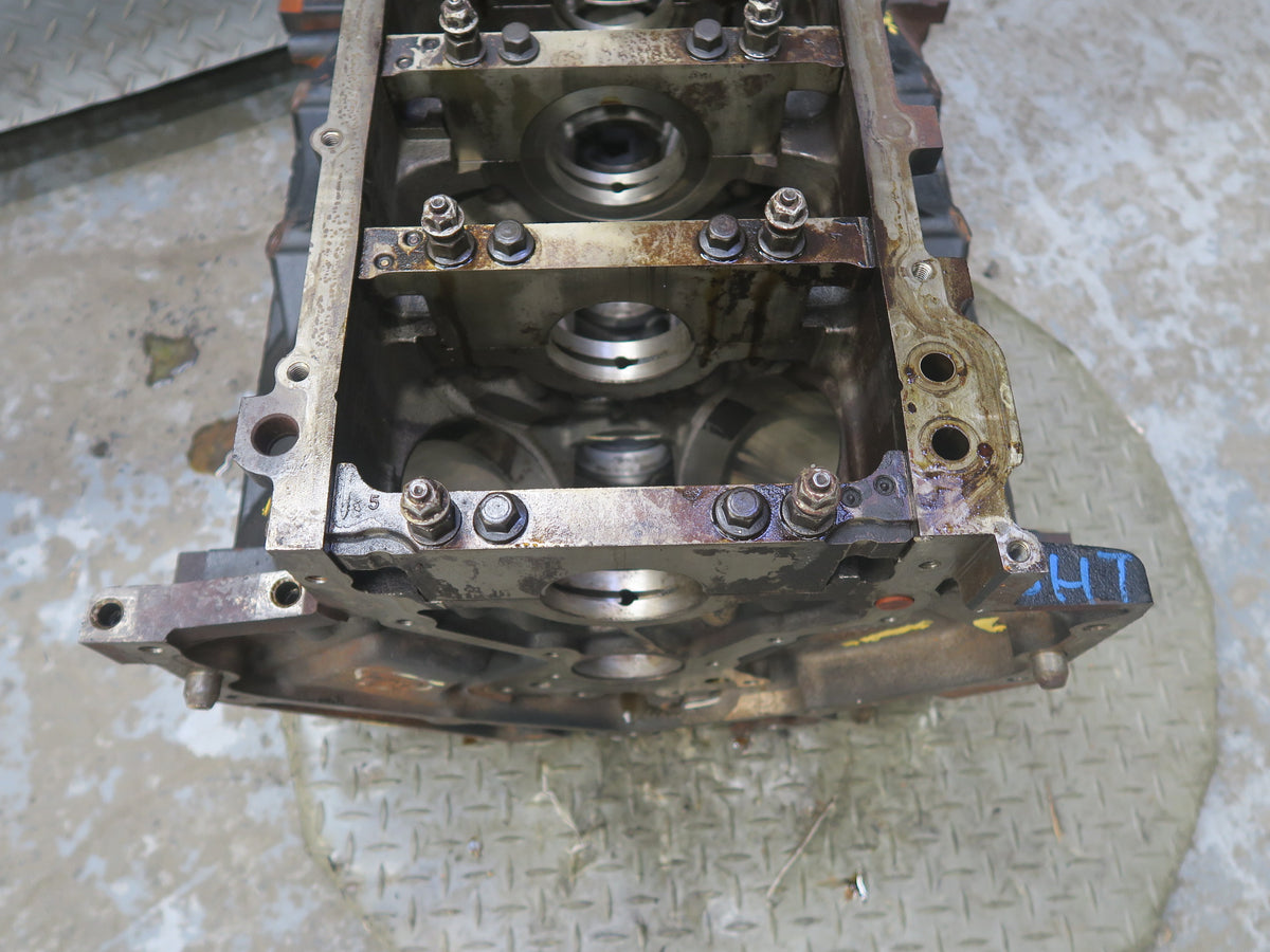 2003-2007 Hummer H2 6.0L LQ4 Engine Motor Block w Oil Stick