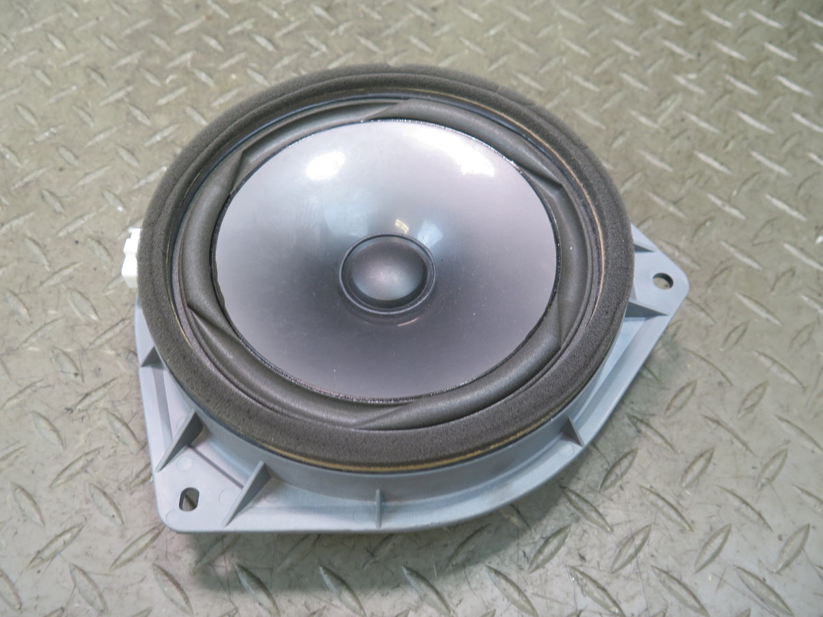 01-05 Lexus JCE10 IS300 Front Right or Left Door Speaker 86160-53140 OEM