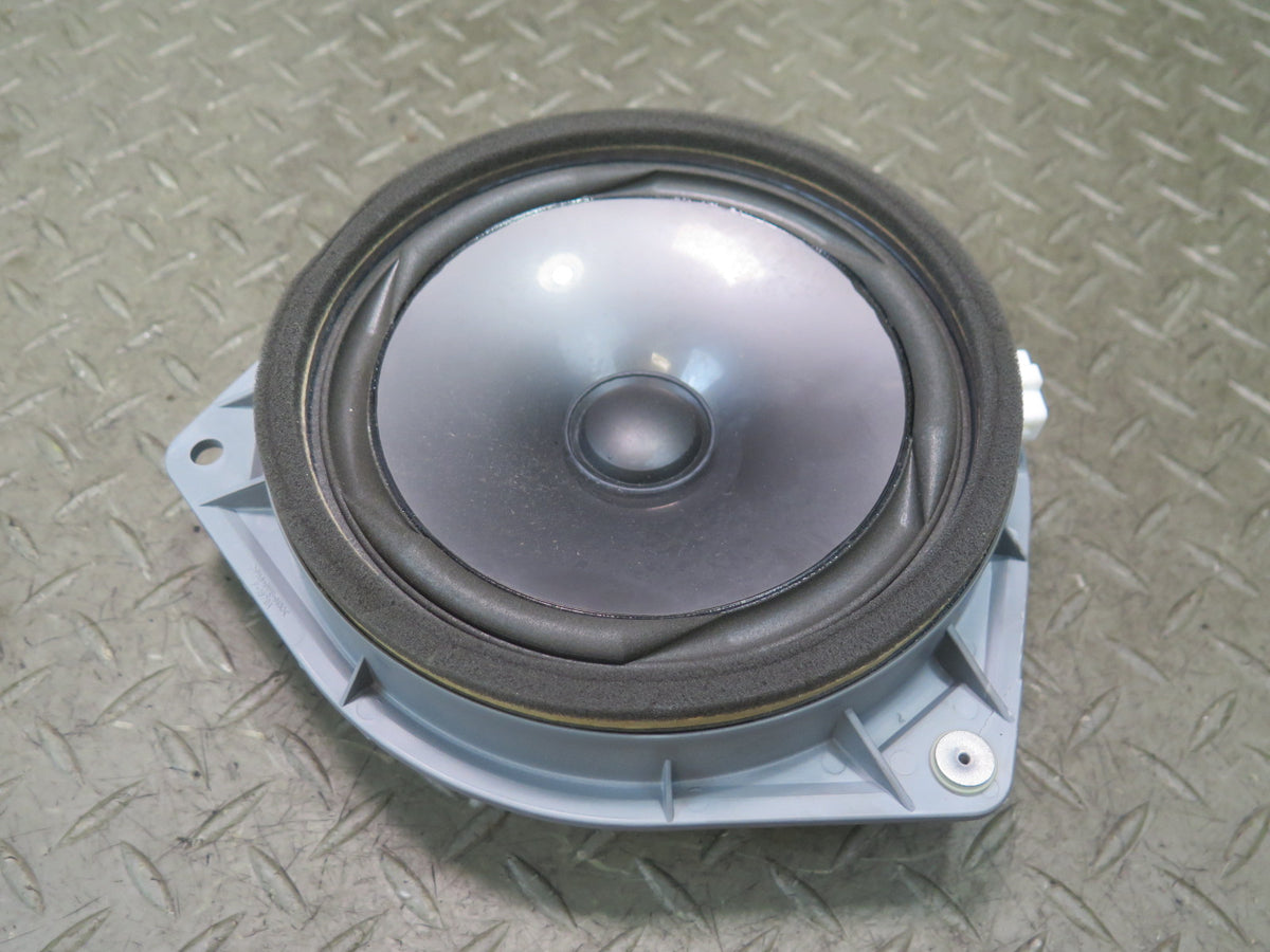 01-05 Lexus JCE10 IS300 Front Right or Left Door Speaker 86160-53140 OEM