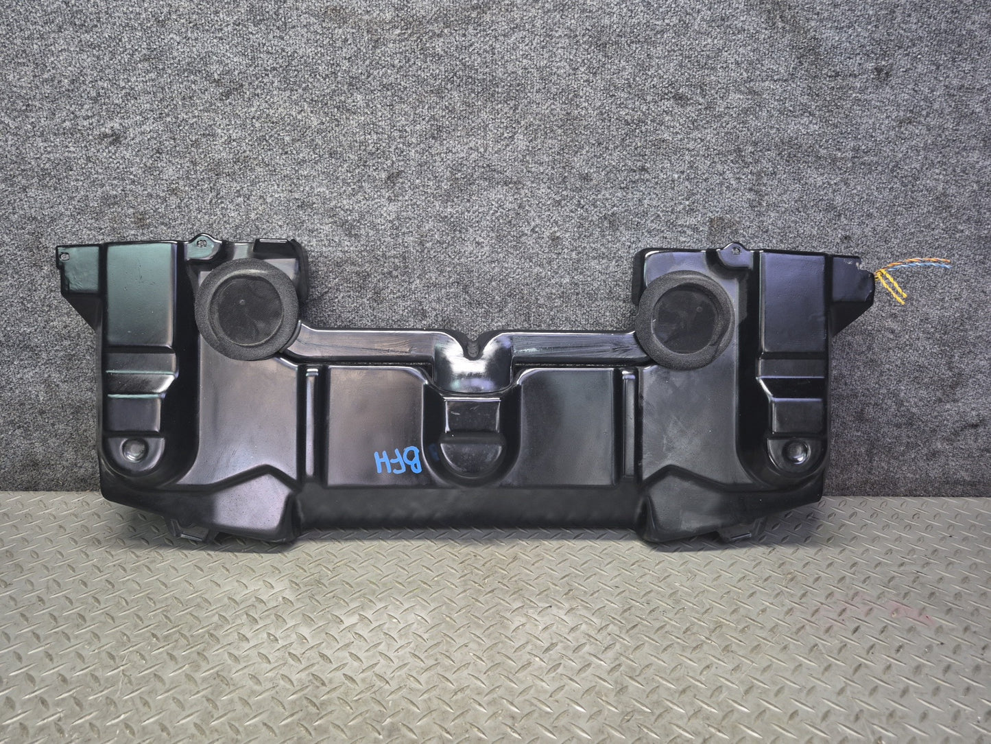 97-03 BMW E39 540i Sedan TOP Hifi Rear Shelf Subwoofer Speaker Box 8360789 OEM