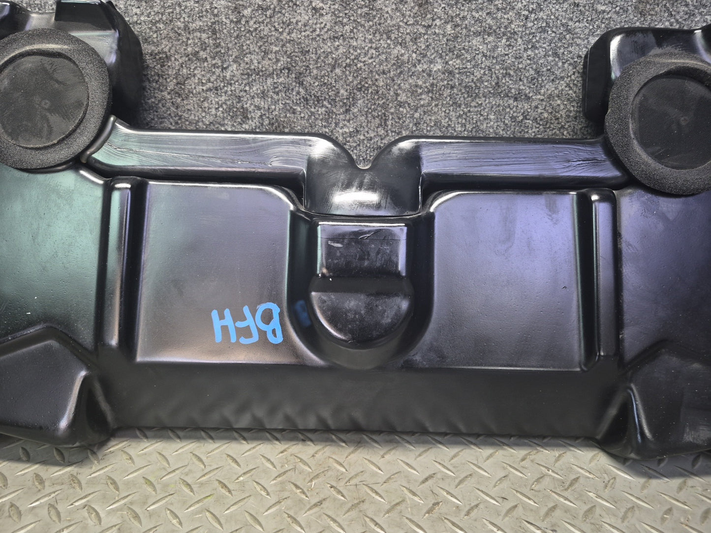 97-03 BMW E39 540i Sedan TOP Hifi Rear Shelf Subwoofer Speaker Box 8360789 OEM