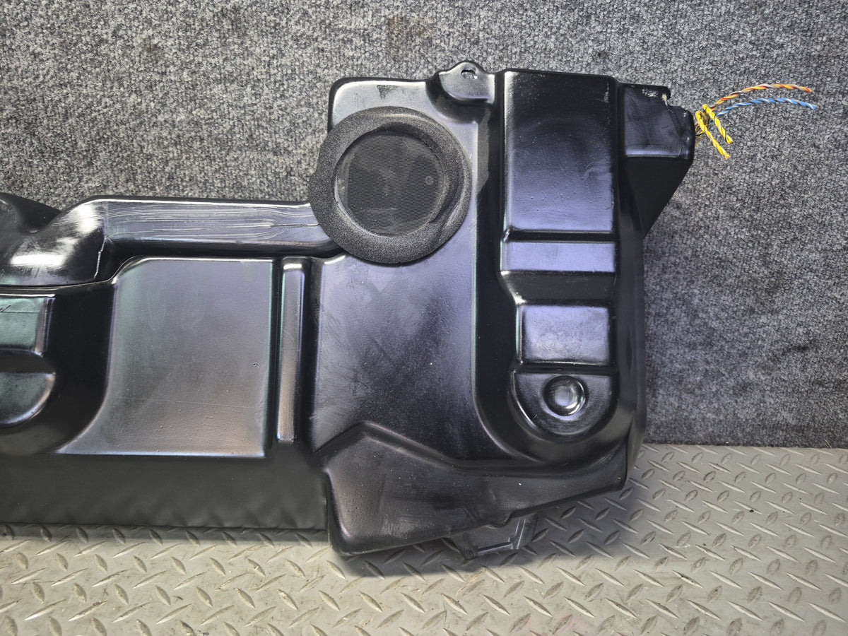 97-03 BMW E39 540i Sedan TOP Hifi Rear Shelf Subwoofer Speaker Box 8360789 OEM