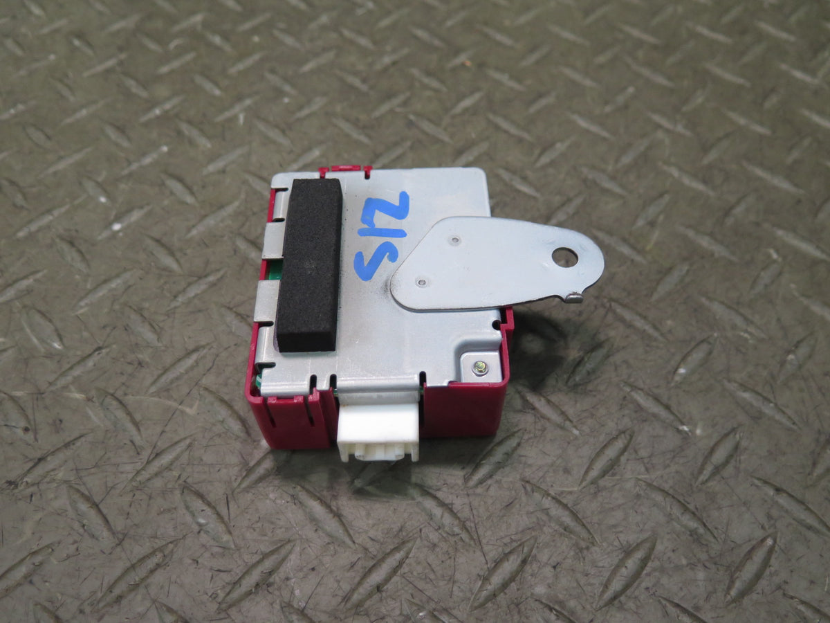 01-05 Lexus JCE10L IS300 Door Receiver Control Module 89741-53070 OEM