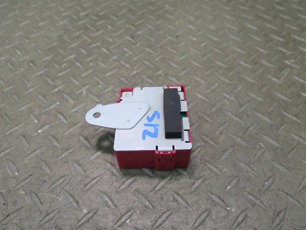 01-05 Lexus JCE10L IS300 Door Receiver Control Module 89741-53070 OEM