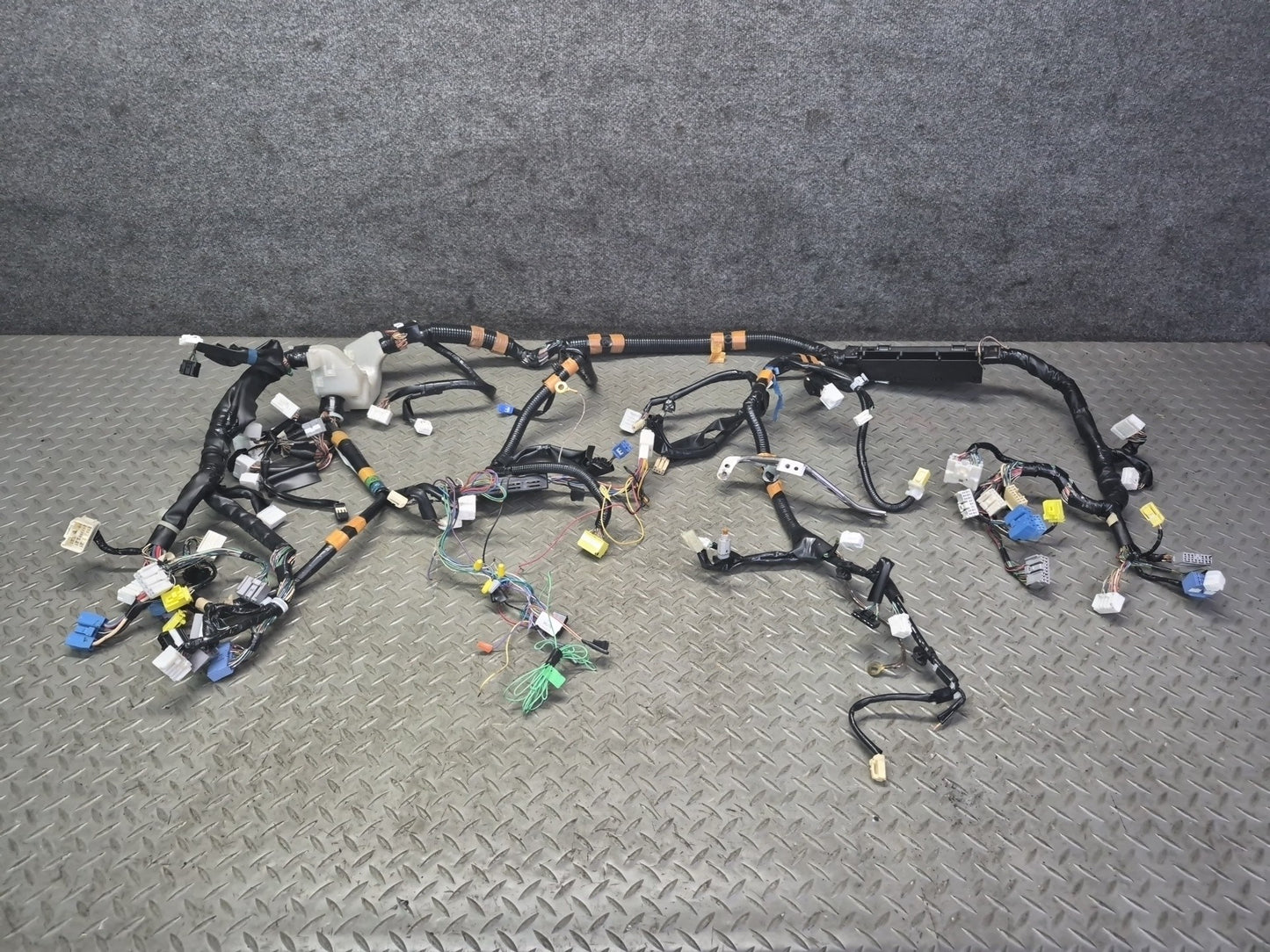 03-05 Lexus JCE10L IS300 Sedan A/T Dash Instrument Panel Wire Wiring Harness OEM