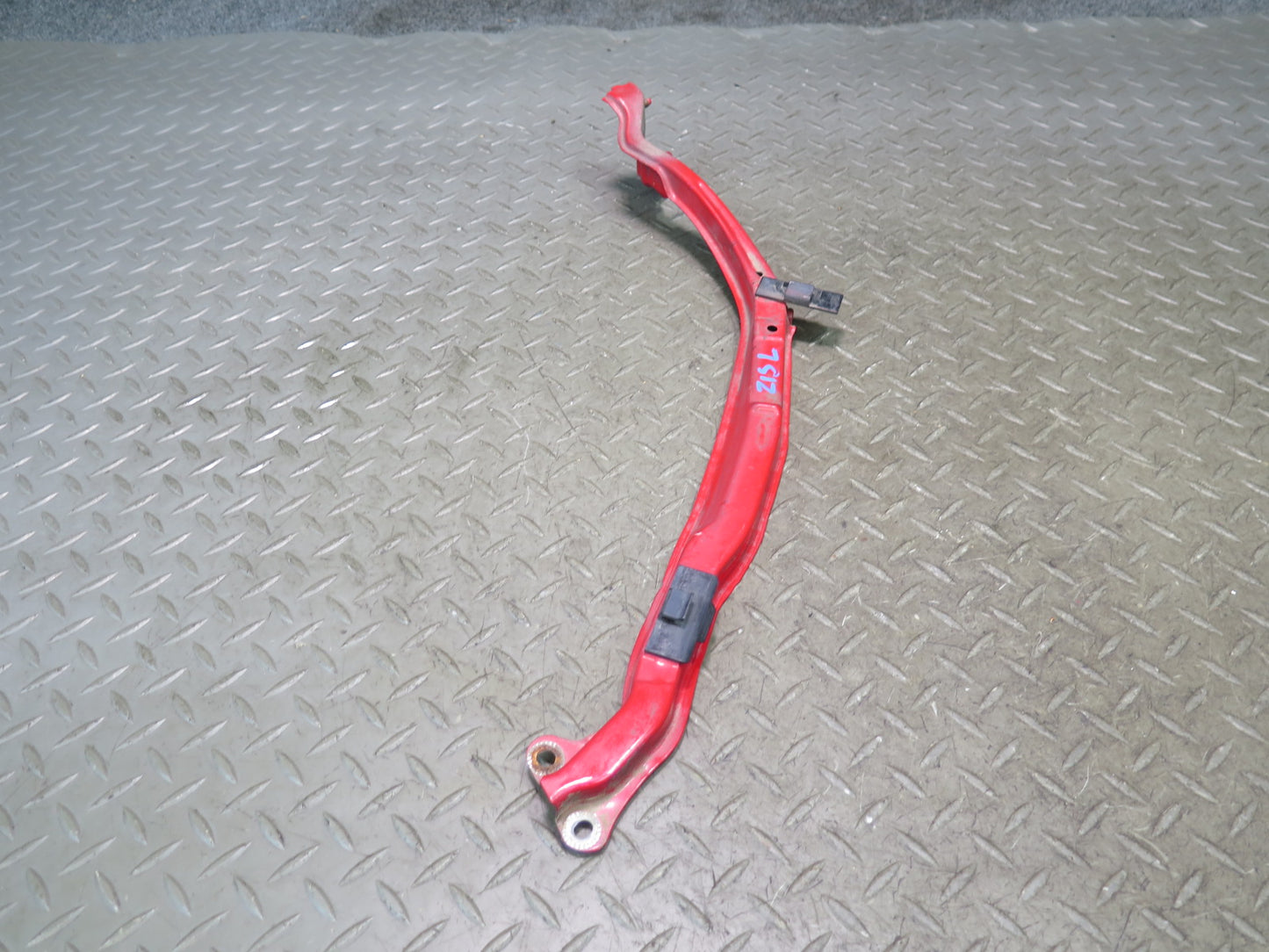 01-05 Lexus JCE10L IS300 Set of 2 Front Headlight Mount Bracket Support RED OEM