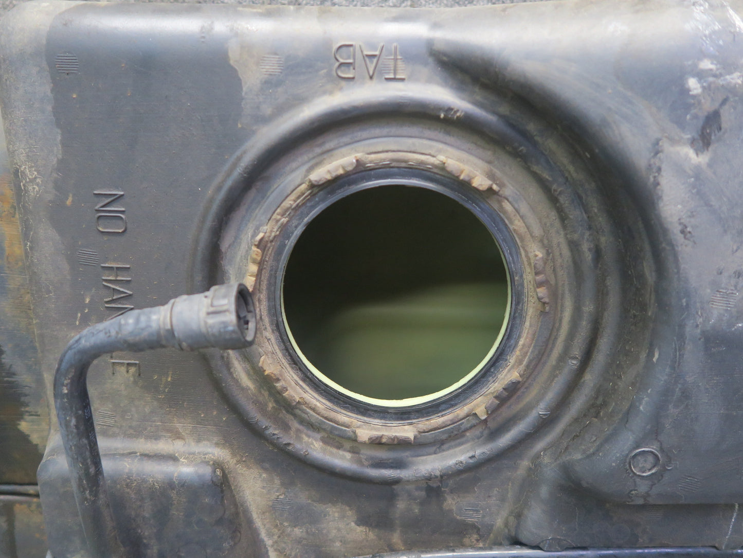 2004-2007 Hummer H2 6.0L Gas Fuel Tank Unit