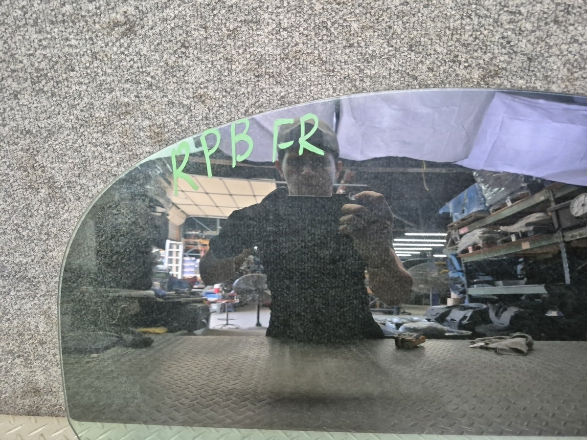 2005-2012 Porsche Boxster 987 Front Right Pass Side Door Glass Window