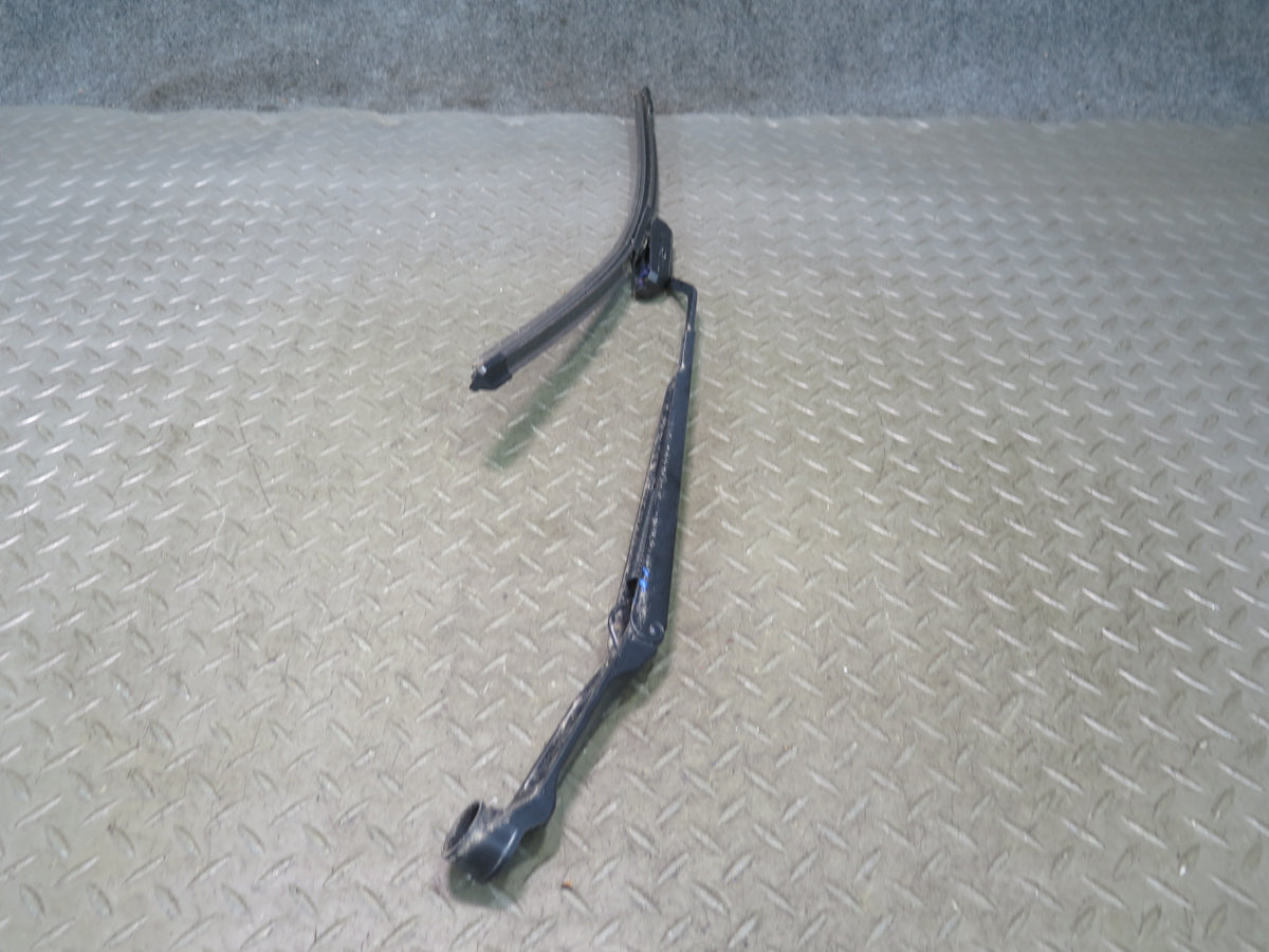 01-05 Lexus JCE10L IS300 Set of 2 Front Left & Right Windshield Wiper Arm OEM