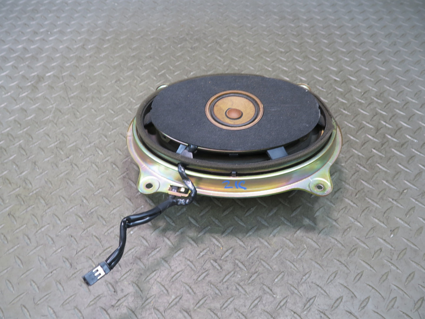 01-05 Lexus JCE10L IS300 Rear Deck Speaker 86160-53110 OEM