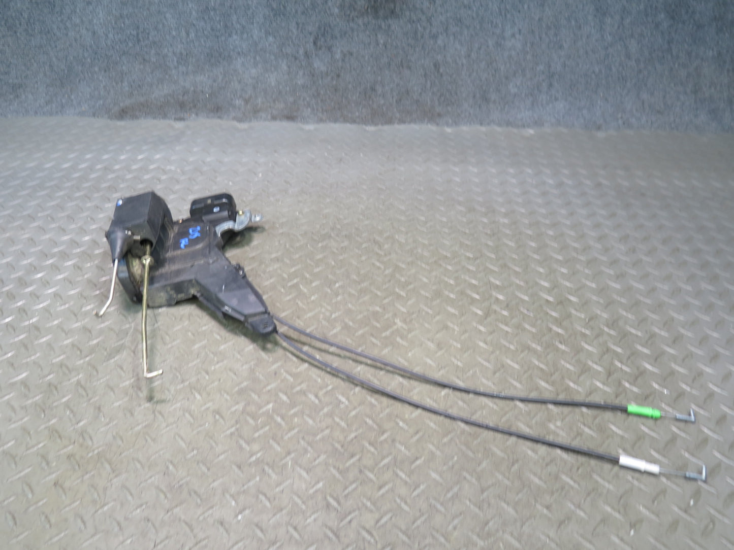 04-05 Lexus JCE10L IS300 Front Left Door Lock Latch Actuator OEM