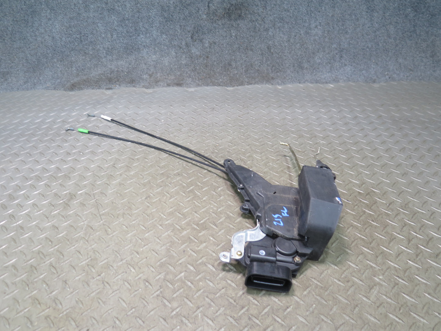 04-05 Lexus JCE10L IS300 Front Left Door Lock Latch Actuator OEM
