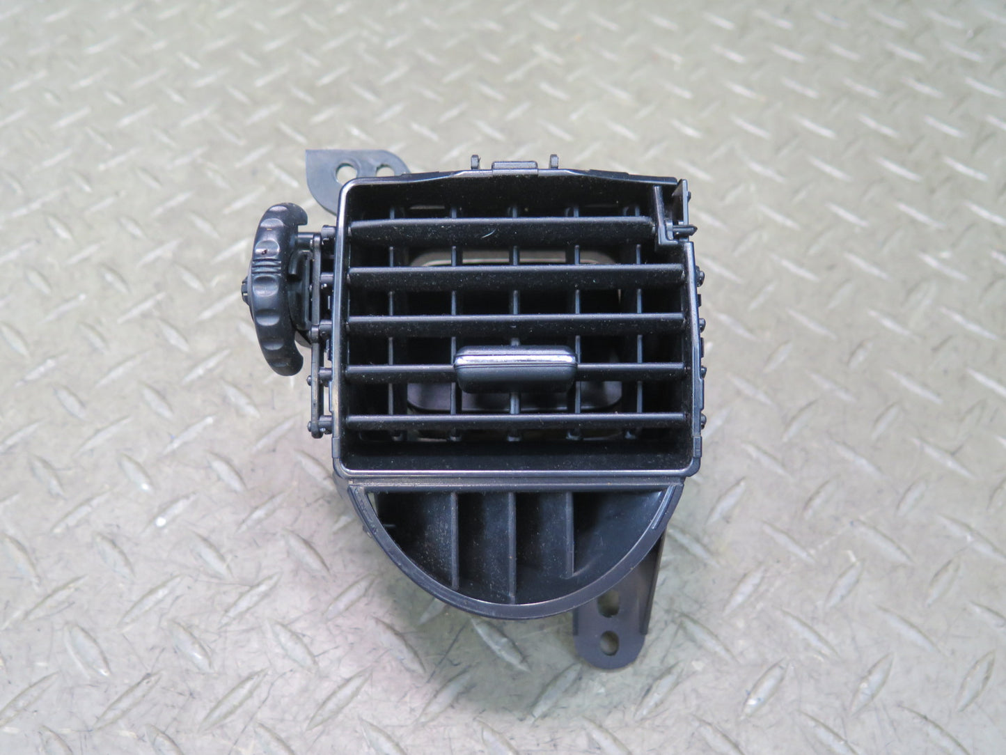01-05 Lexus JCE10L IS300 Dash Front Left & Right A/C Air Vent Grille Set OEM