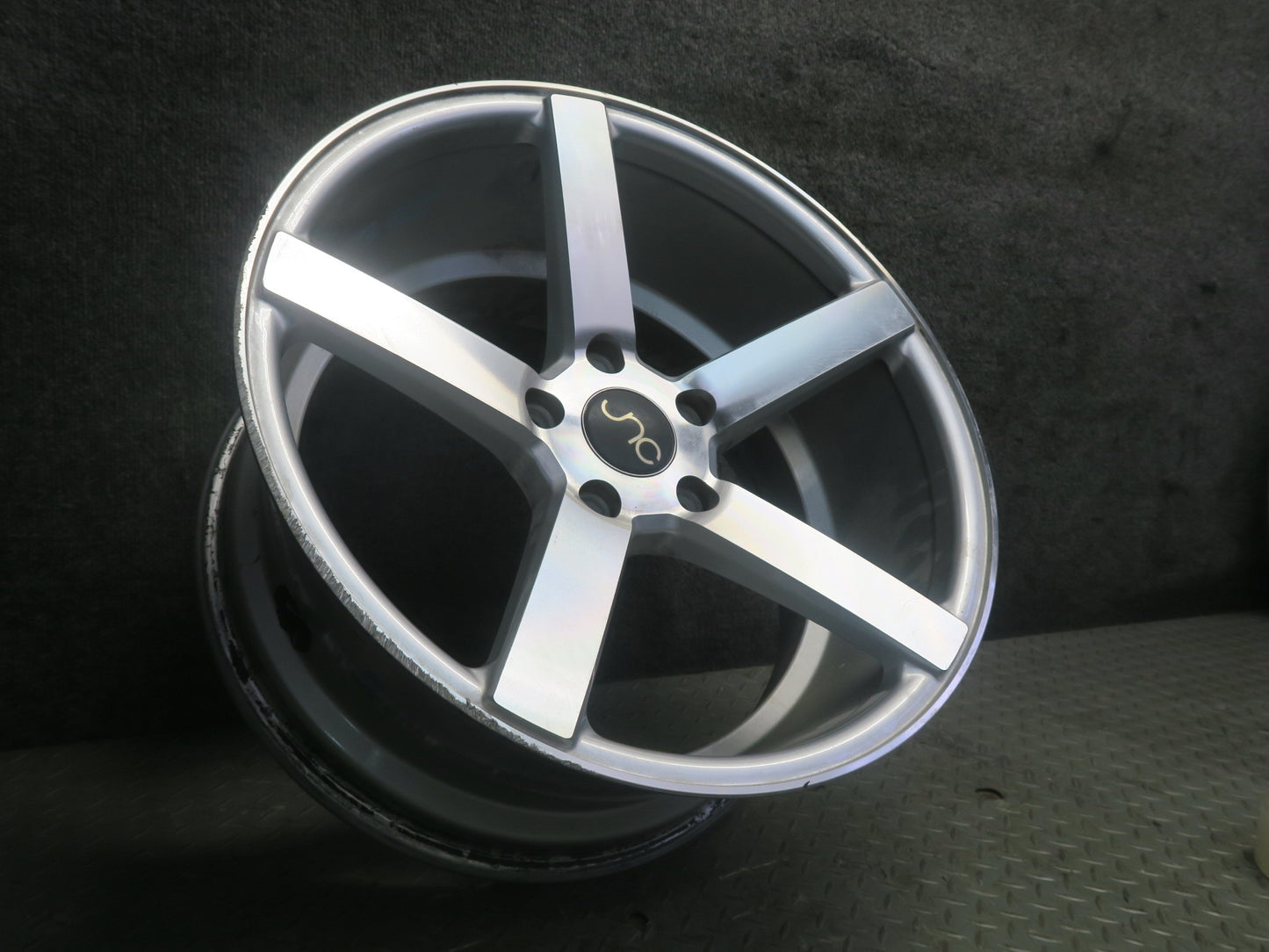 JNC JNC026 R18 18" Wheel Rim 18x9J ET32 5x120 Silver