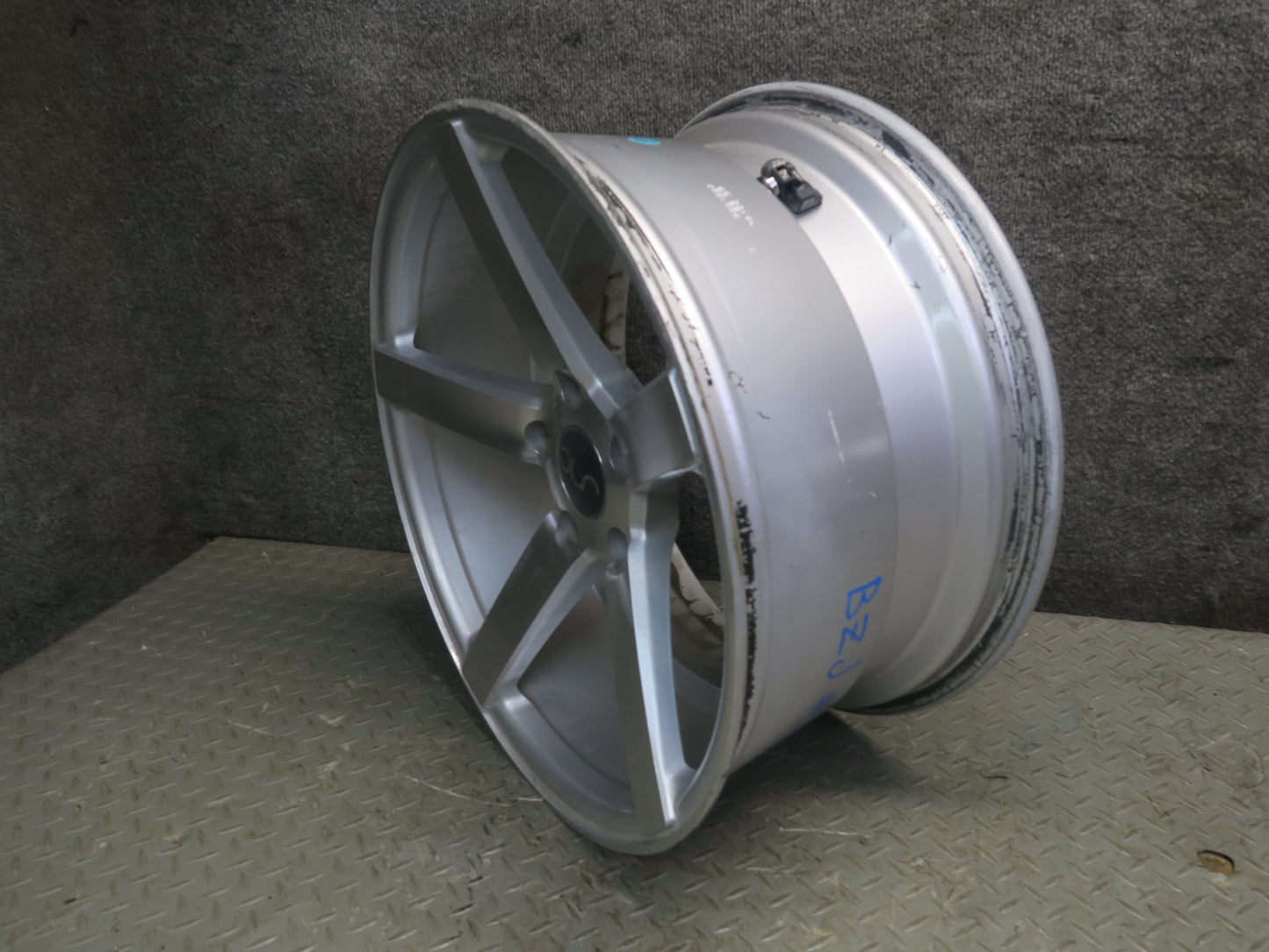 JNC JNC026 R18 18" Wheel Rim 18x9J ET32 5x120 Silver