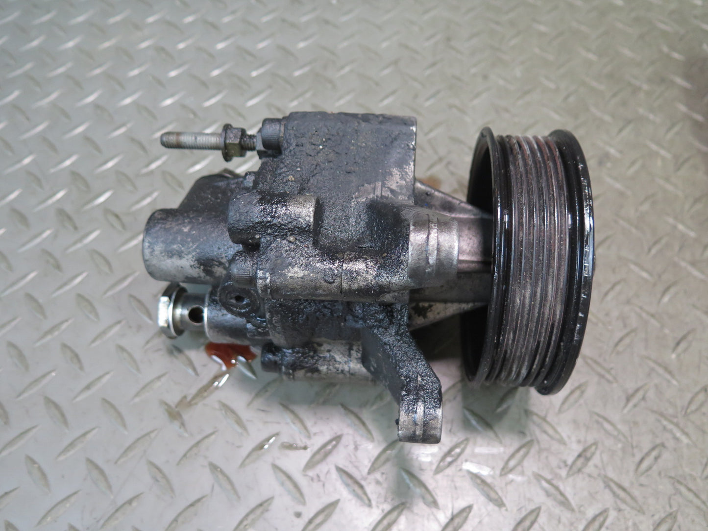 97-98 BMW E39 540i Power Steering Pump w Pulley OEM