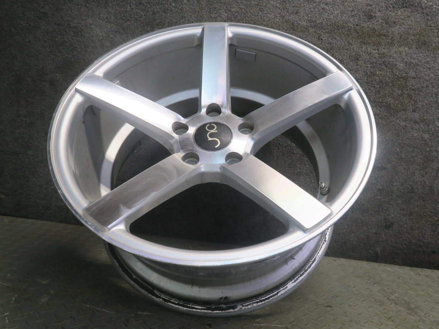 JNC JNC026 R18 18" Wheel Rim 18x9J ET32 5x120 Silver