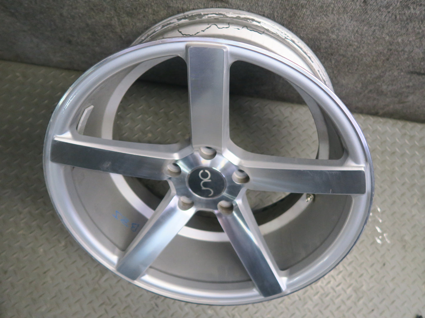 JNC JNC026 R18 18" Wheel Rim 18x9J ET32 5x120 Silver