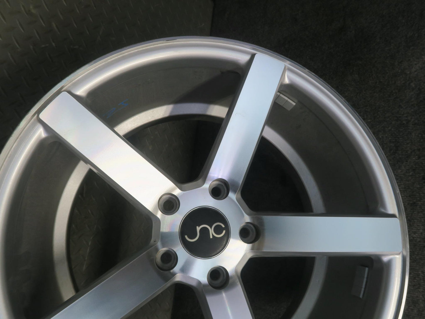 JNC JNC026 R18 18" Wheel Rim 18x9J ET32 5x120 Silver