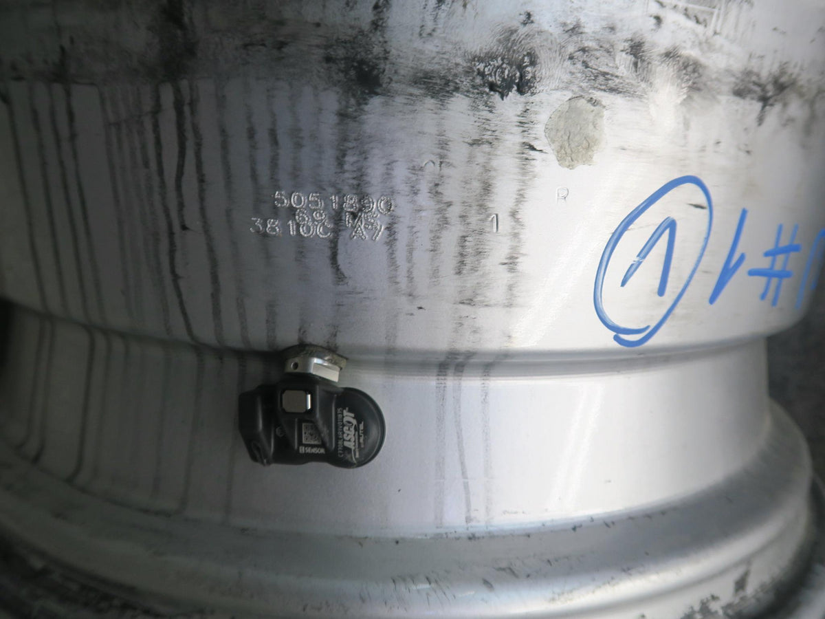 JNC JNC026 R18 18" Wheel Rim 18x9J ET32 5x120 Silver