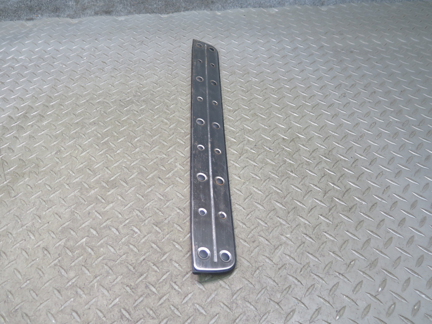 01-05 Lexus JCE10L IS300 Set of 4 Front & Rear Door Scuff Sill Plate Trim OEM