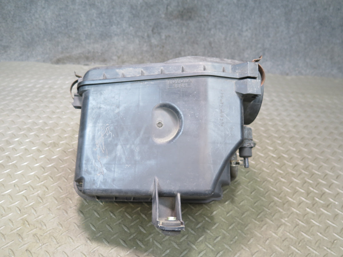 01-05 Lexus JCE10L IS300 Air Intake Cleaner Filter Box w MAF Sensor OEM