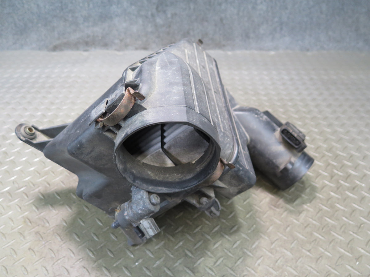 01-05 Lexus JCE10L IS300 Air Intake Cleaner Filter Box w MAF Sensor OEM