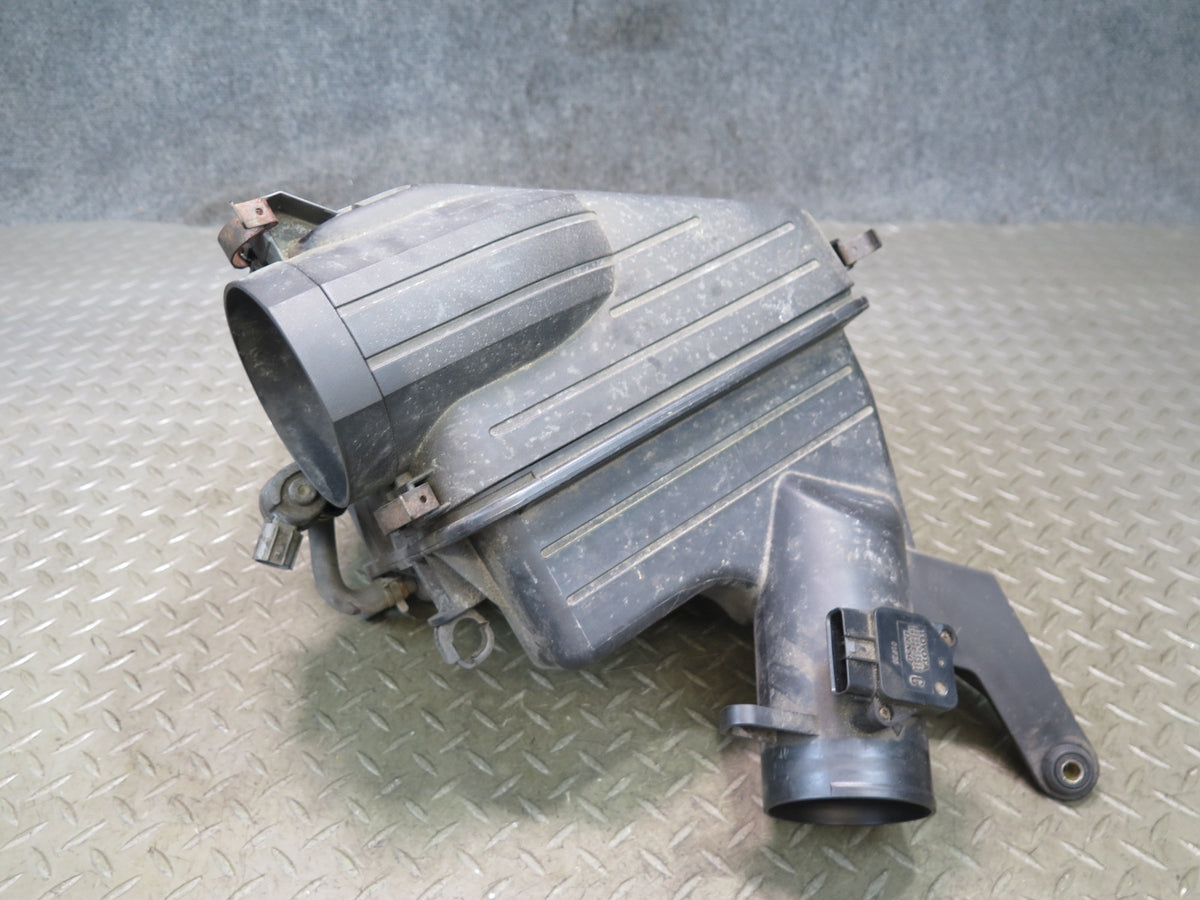 01-05 Lexus JCE10L IS300 Air Intake Cleaner Filter Box w MAF Sensor OEM