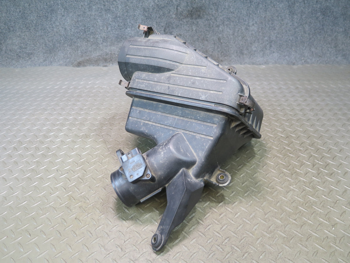 01-05 Lexus JCE10L IS300 Air Intake Cleaner Filter Box w MAF Sensor OEM