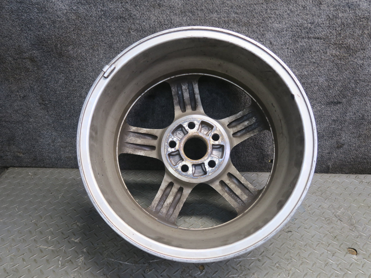 01-05 Lexus JCE10L IS300 Factory Alloy R17 17" Wheel Rim 17x7JJ ET50 OEM