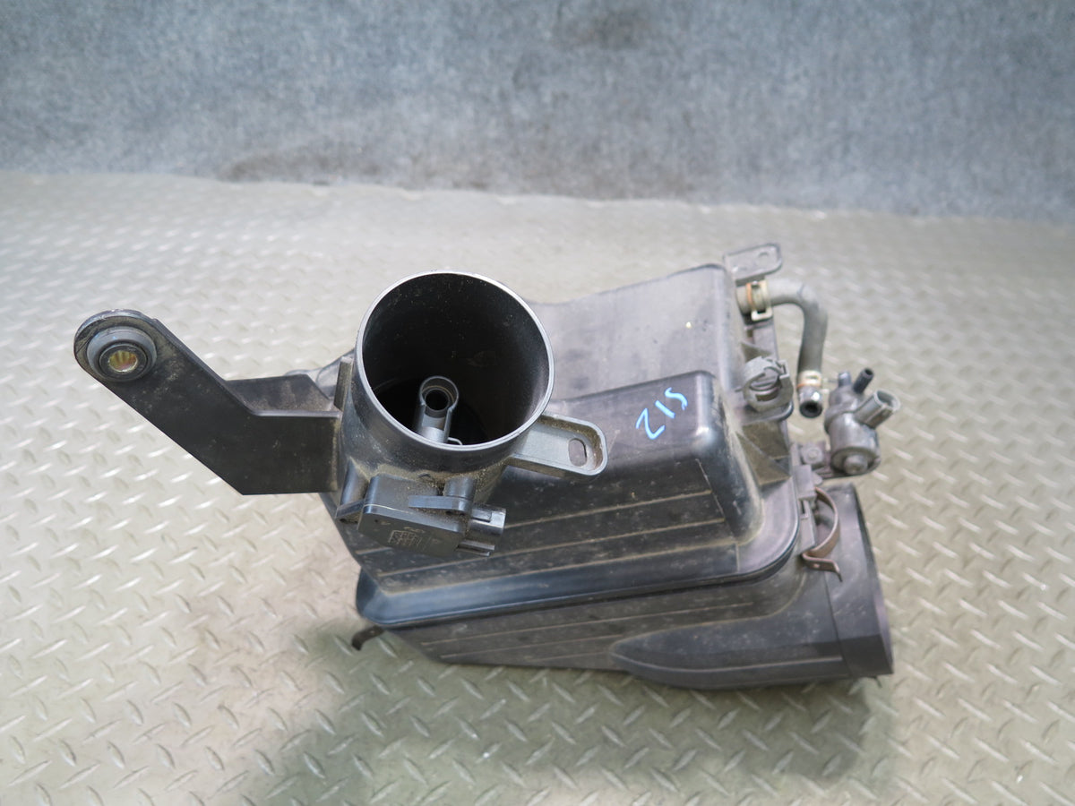 01-05 Lexus JCE10L IS300 Air Intake Cleaner Filter Box w MAF Sensor OEM