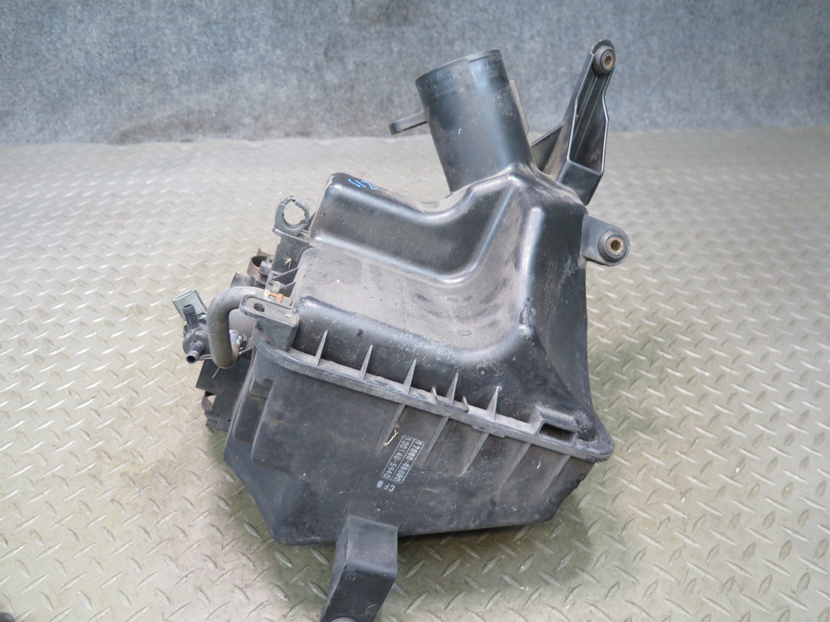 01-05 Lexus JCE10L IS300 Air Intake Cleaner Filter Box w MAF Sensor OEM