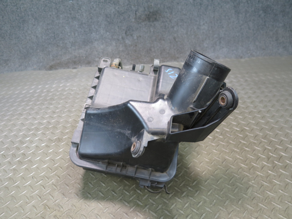 01-05 Lexus JCE10L IS300 Air Intake Cleaner Filter Box w MAF Sensor OEM