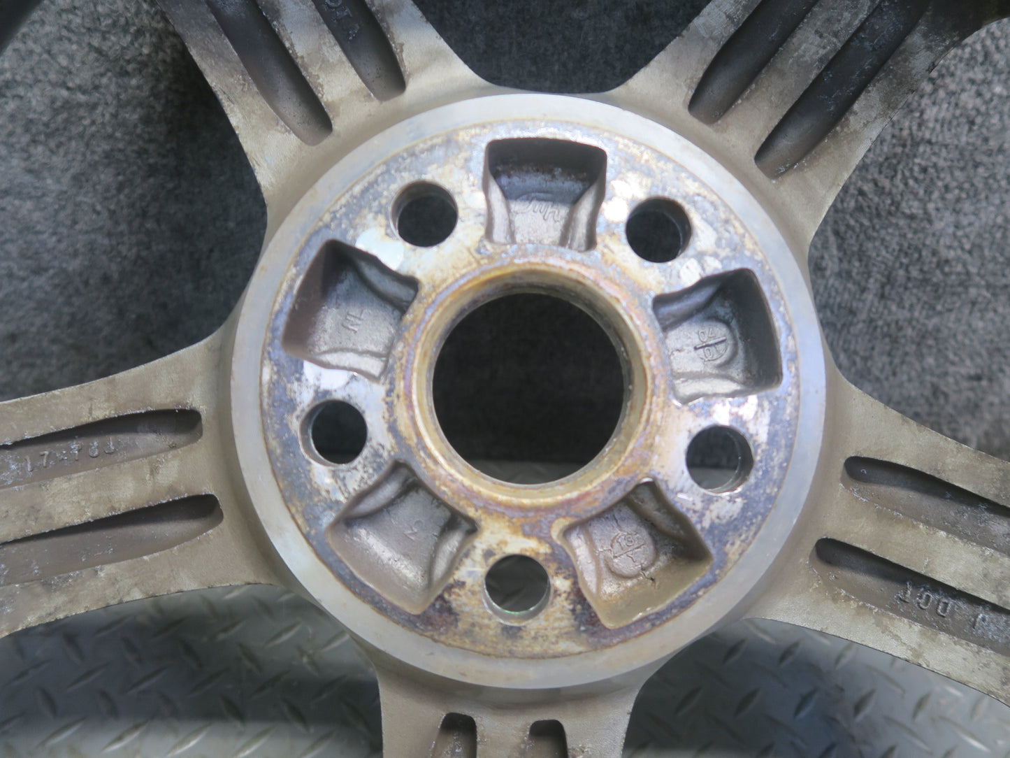 01-05 Lexus JCE10L IS300 Factory Alloy R17 17" Wheel Rim 17x7JJ ET50 OEM