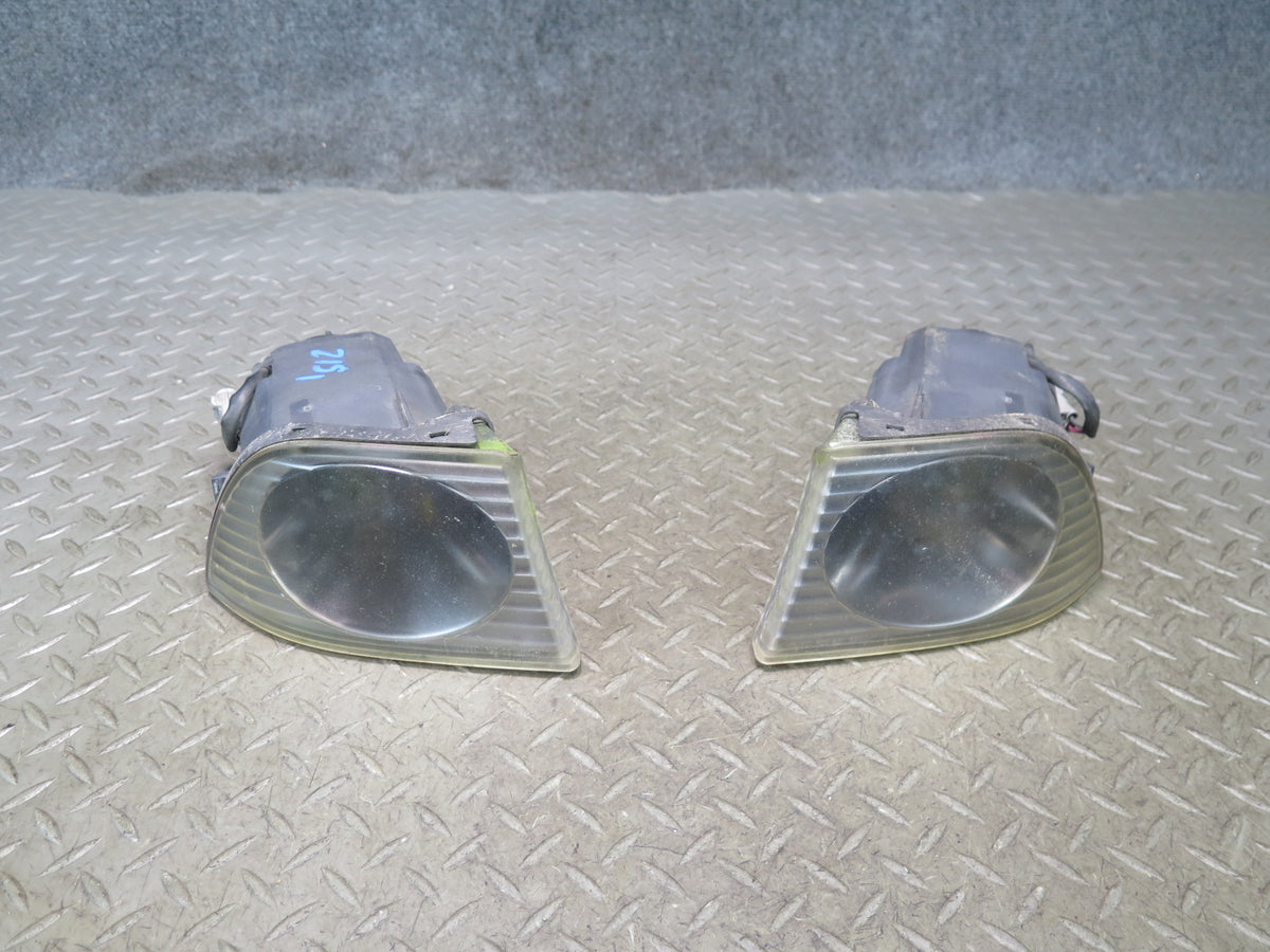 04-05 Lexus IS300 JCE10L Sedan Set of 2 Front Left & Right Fog Light Lamp OEM