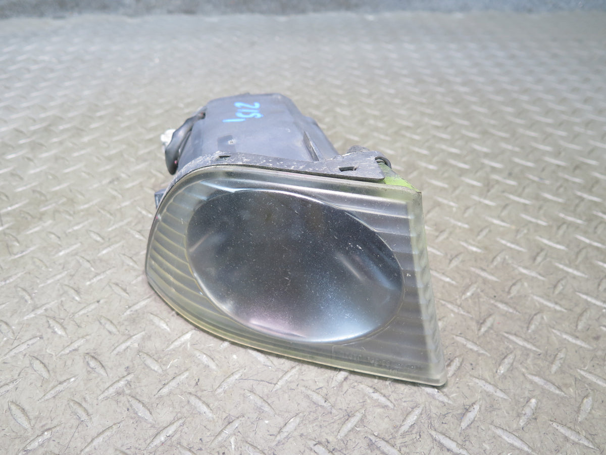 04-05 Lexus IS300 JCE10L Sedan Set of 2 Front Left & Right Fog Light Lamp OEM
