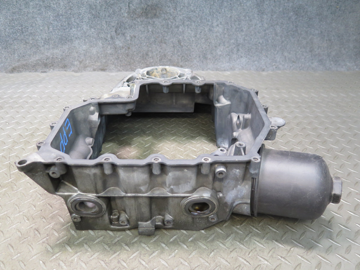 2014-2016 Porsche Panamera 970 3.0L Cwda Engine Upper Oil Pan w Filter Housing