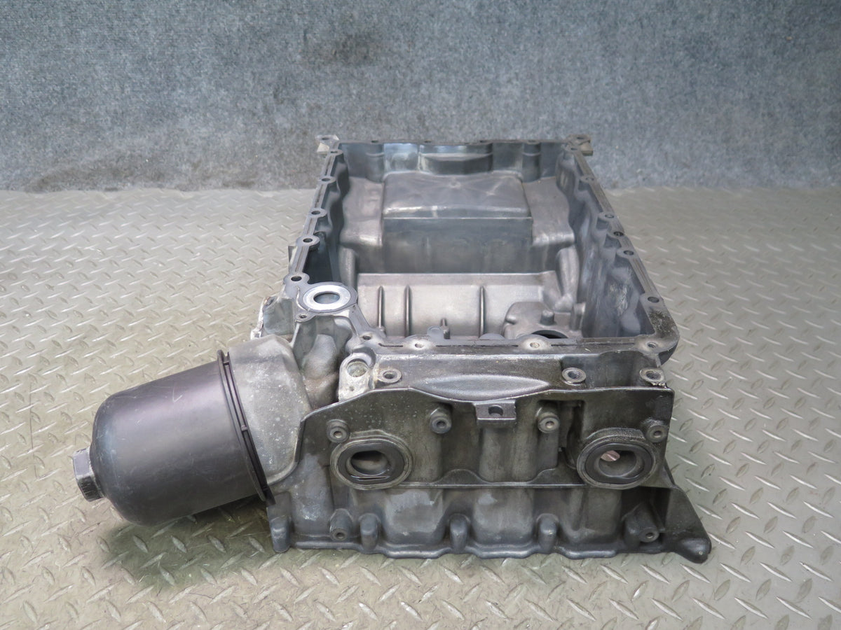 2014-2016 Porsche Panamera 970 3.0L Cwda Engine Upper Oil Pan w Filter Housing