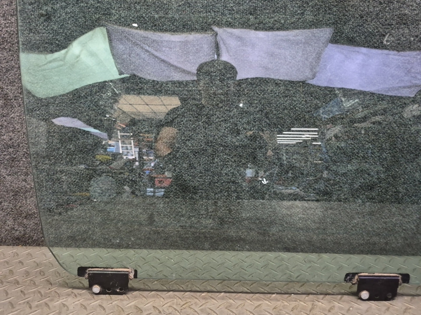 02-08 Dodge RAM 1500 DR Crew CAB Front Right Door Glass Window OEM