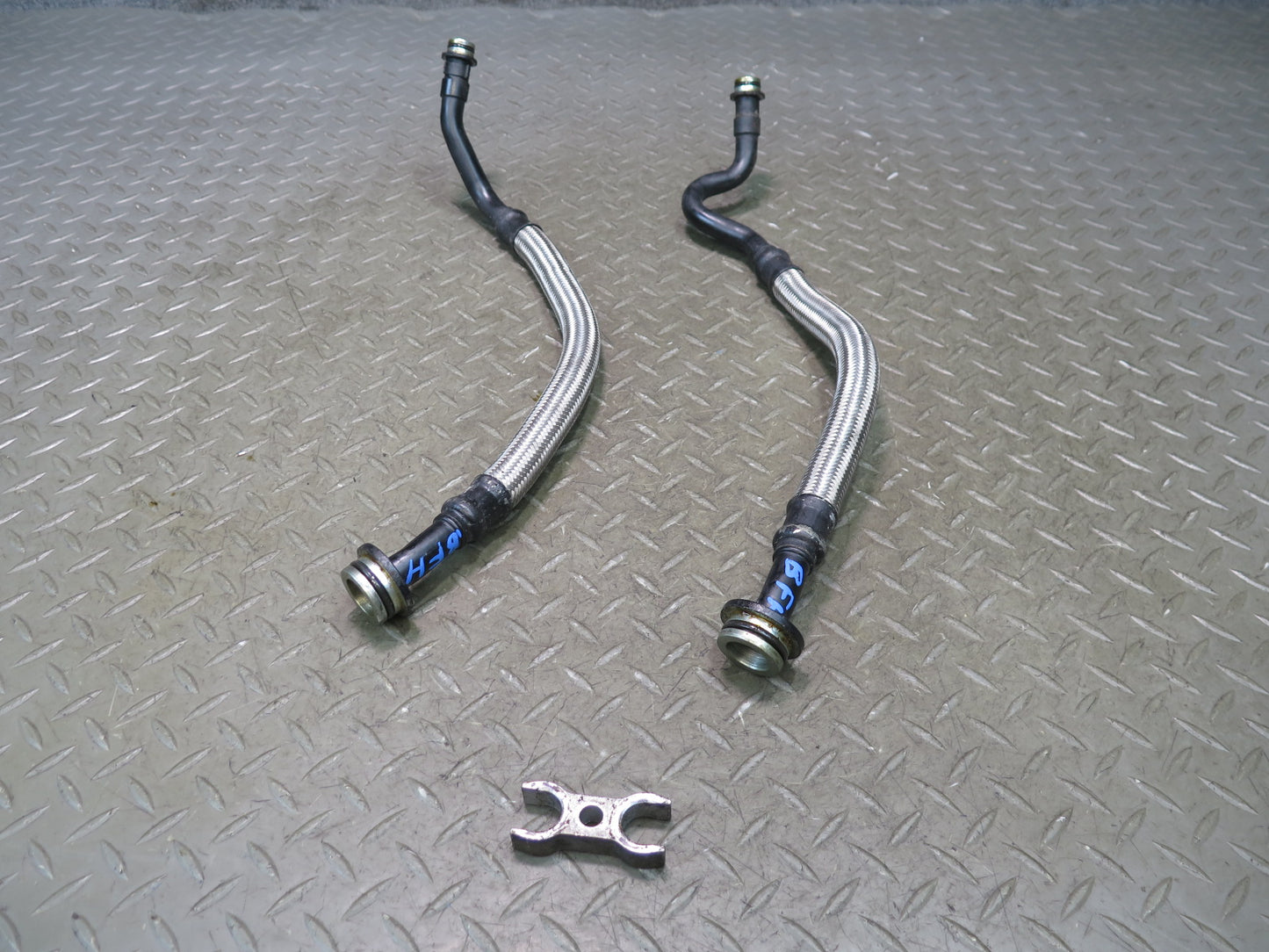 97-98 BMW E39 540i M62 Set of 2 Engine Oil Cooler Hose Pipe Line OEM